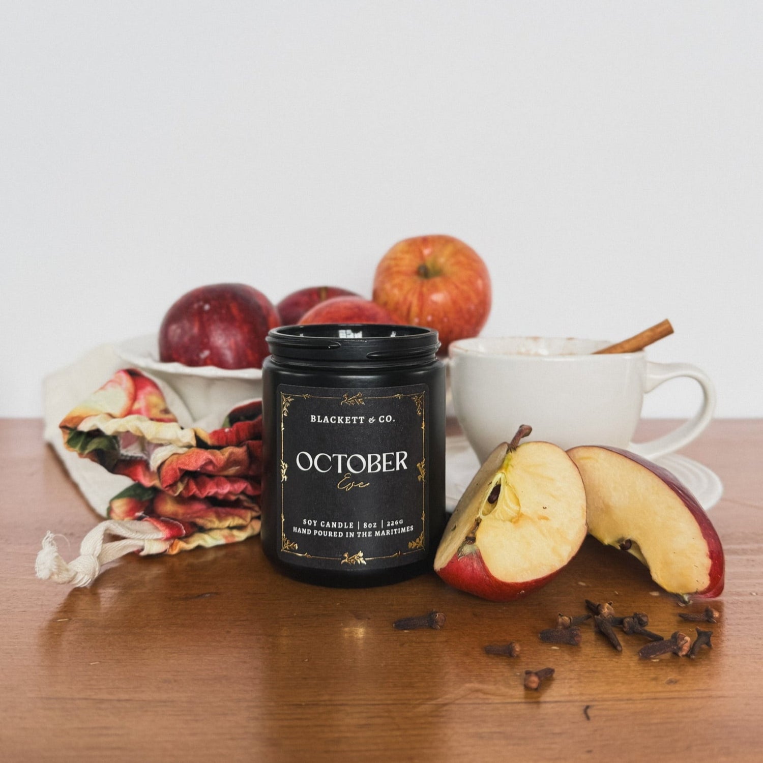 Natural soy wax scented candles made by hand in Ottawa, Ontario, Canada and hand-poured in small batches featuring thoughtfully blended scents.