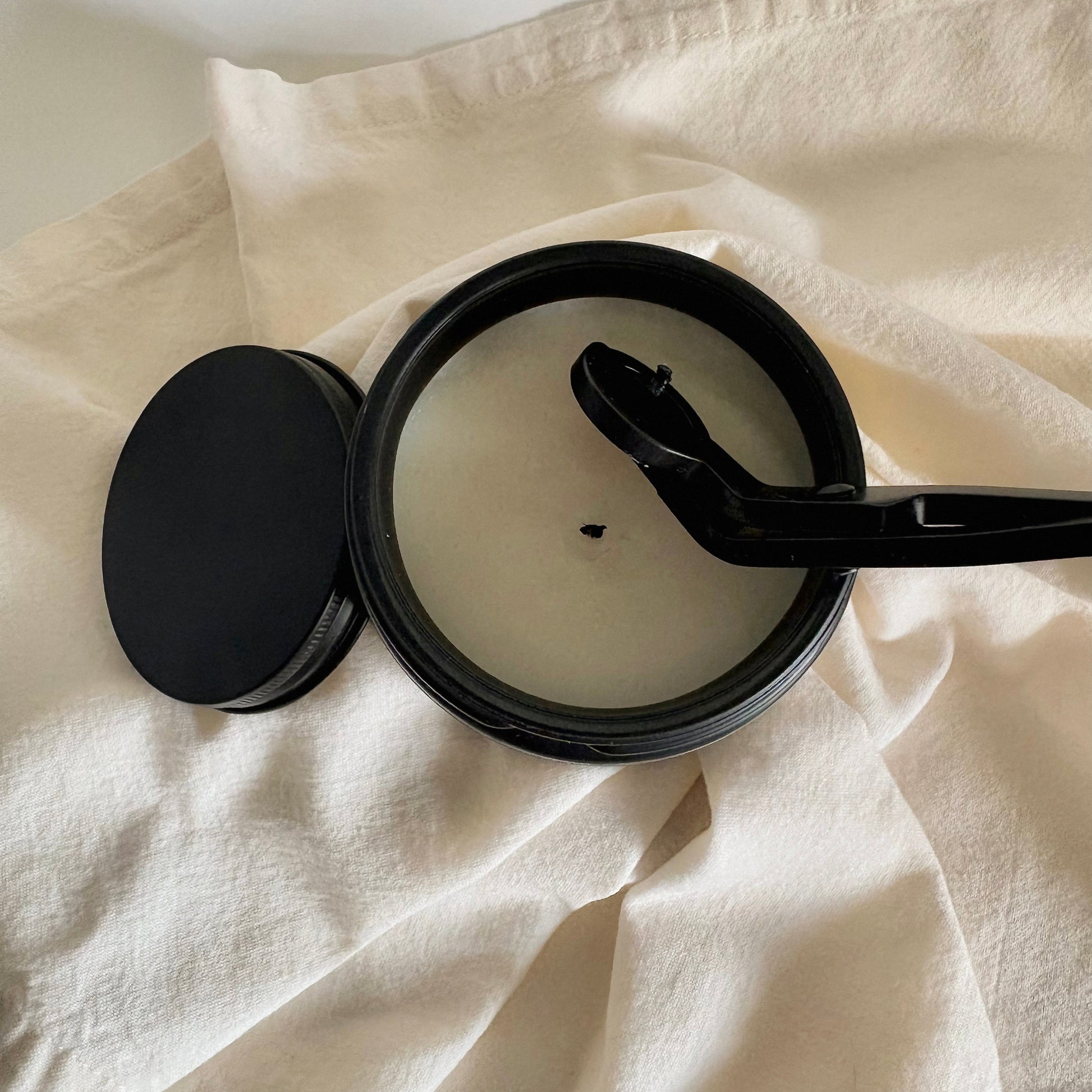 MATTE BLACK WICK TRIMMER Crafted in an elegant design, this trimmer ensures every burn of your candle is steady, even, and soot-free.
